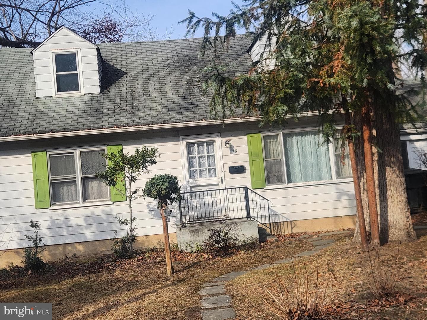336 Elm Avenue photo 3