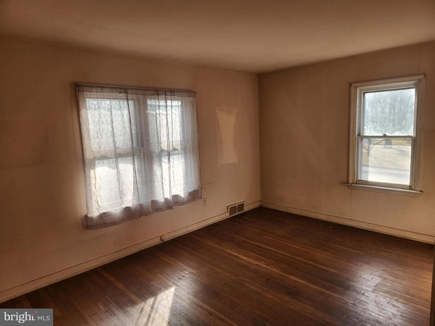 336 Elm Avenue photo 36