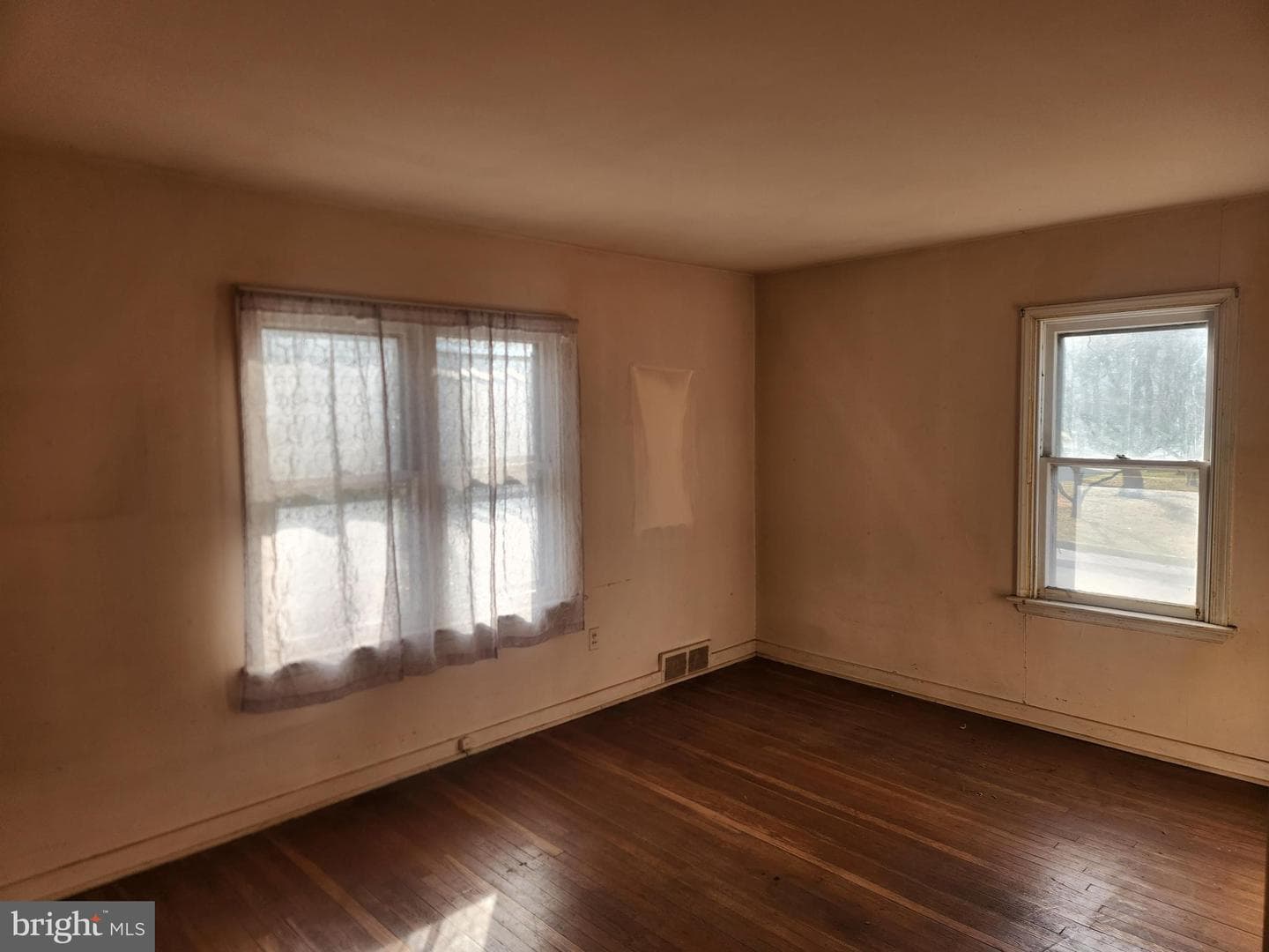 336 Elm Avenue photo 37