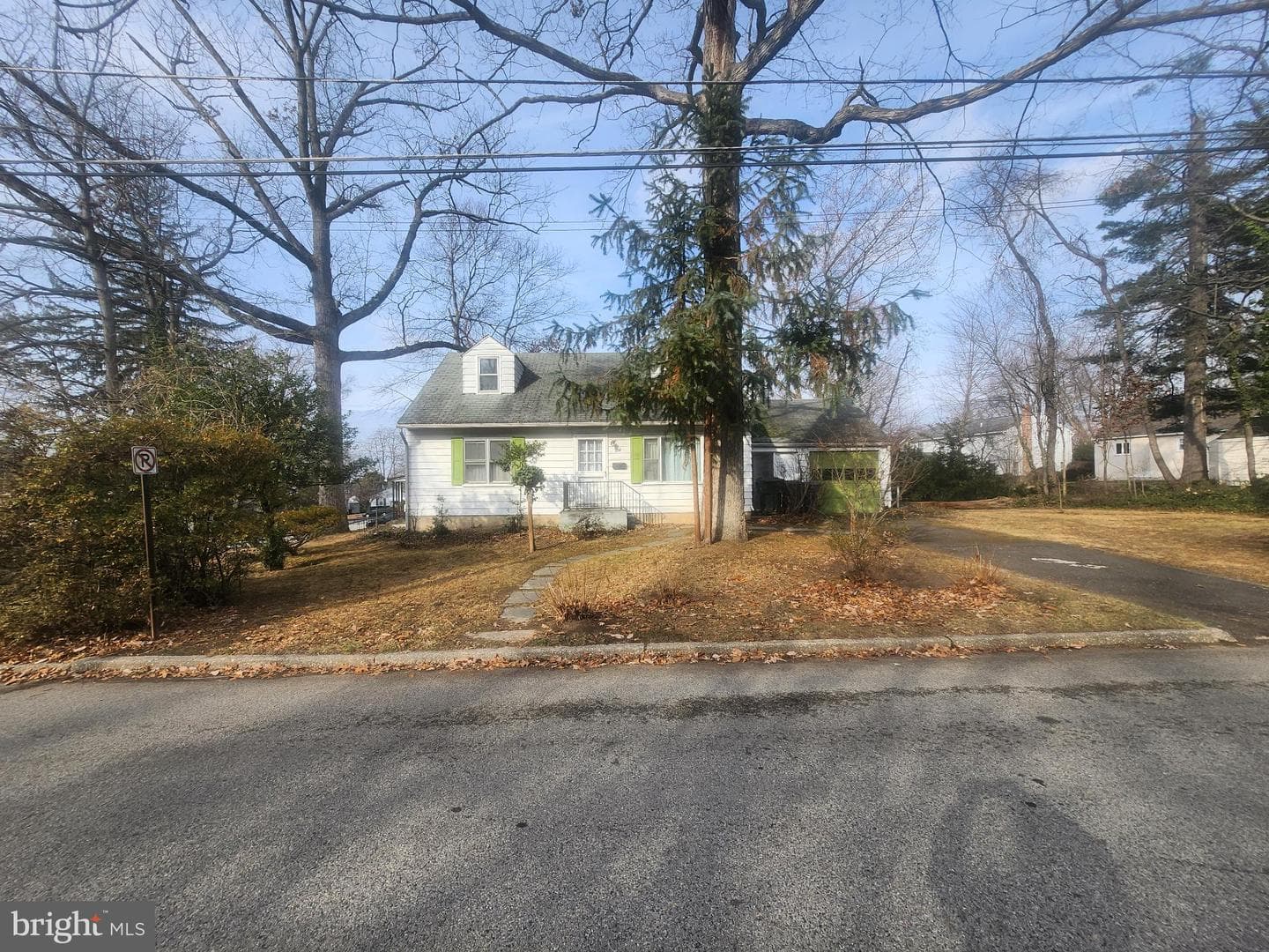 336 Elm Avenue photo 5
