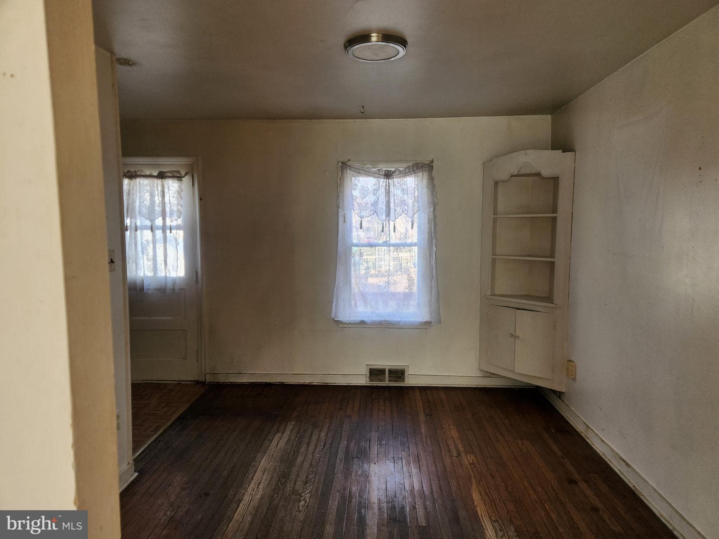 336 Elm Avenue photo 7