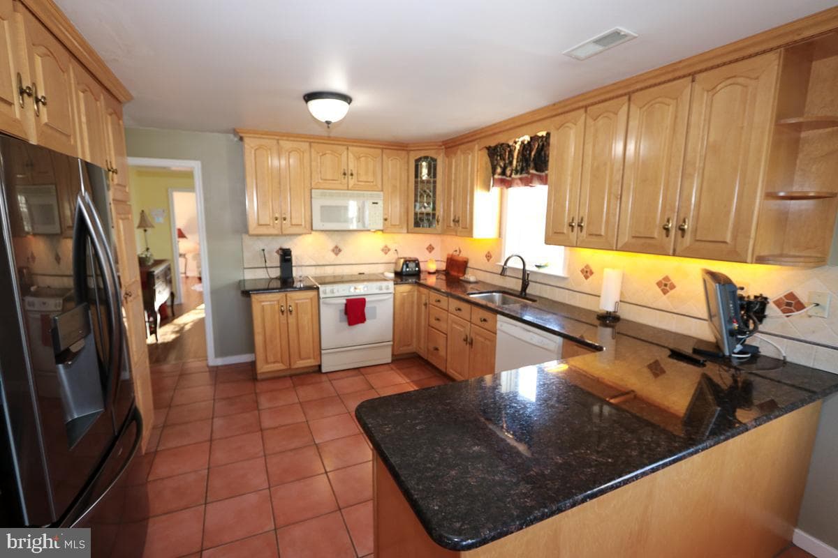 642 Kirkwood Street photo 23