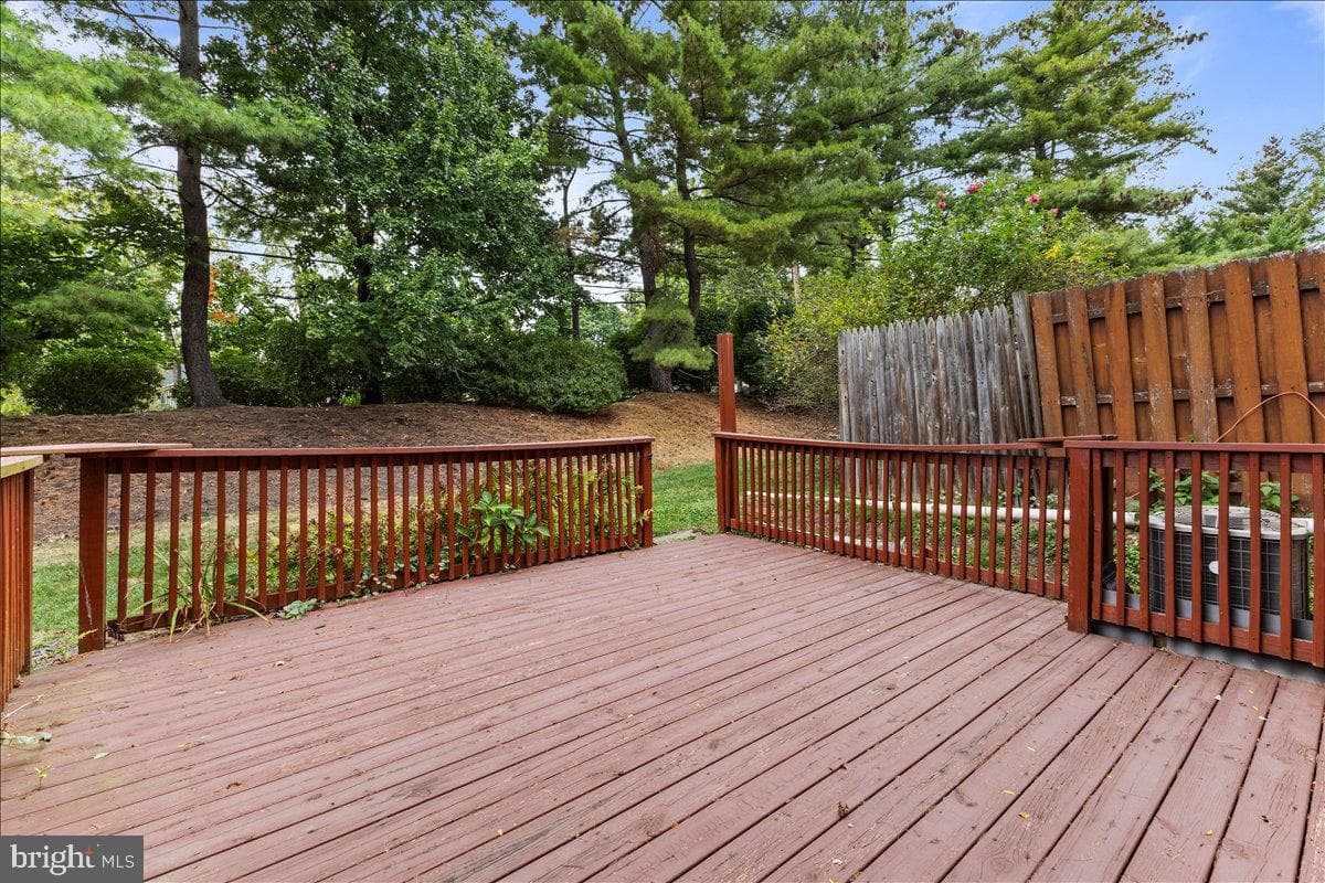 502 Brookwood Drive photo 25