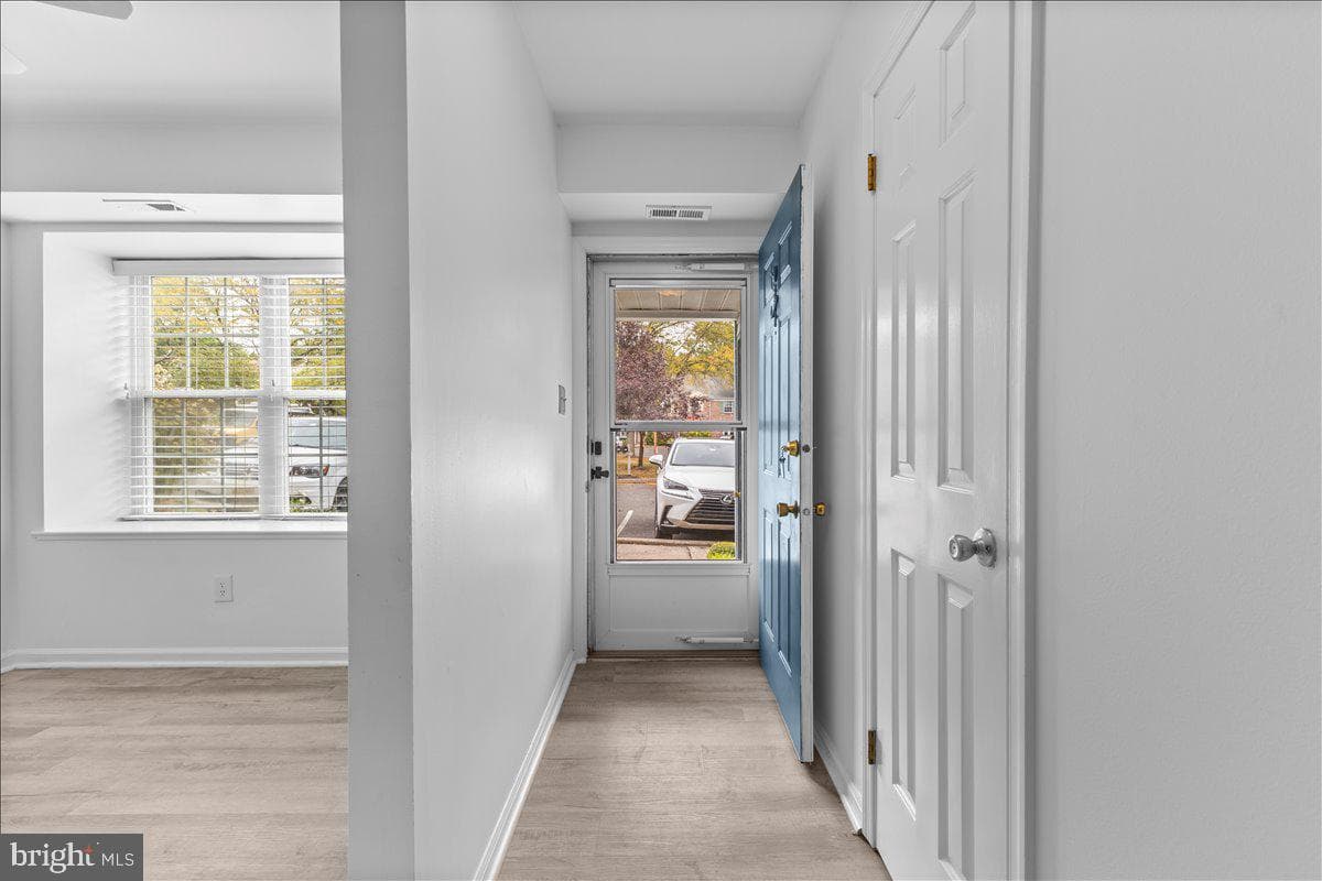 502 Brookwood Drive photo 4