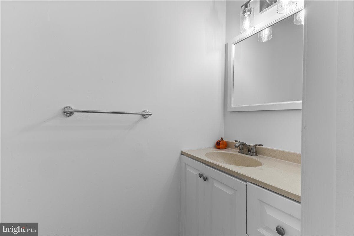502 Brookwood Drive photo 9
