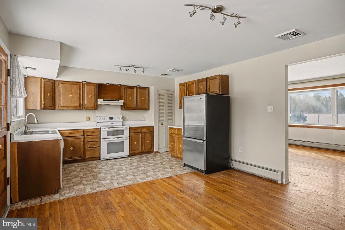 3702 Kings Road photo 13
