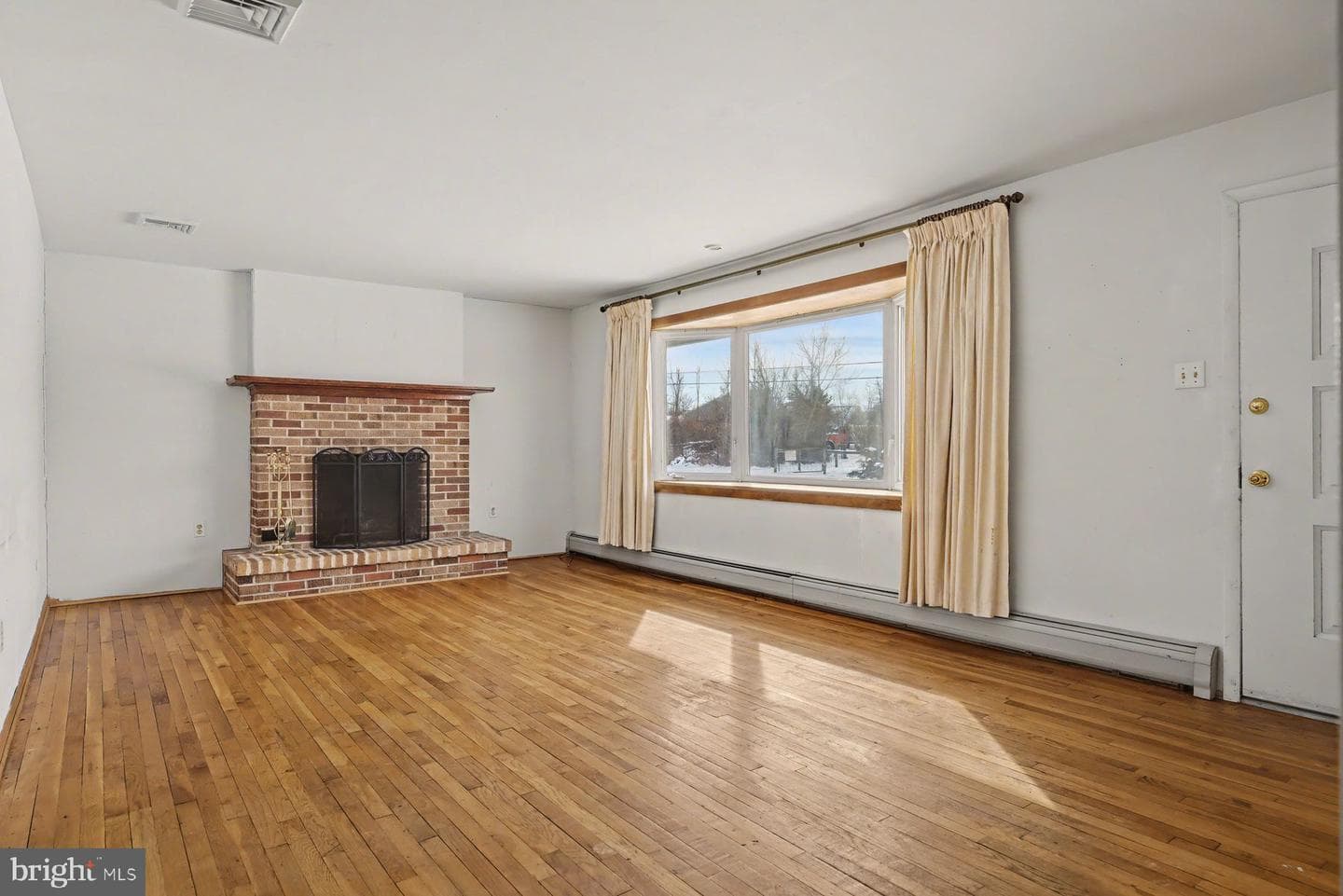 3702 Kings Road photo 9