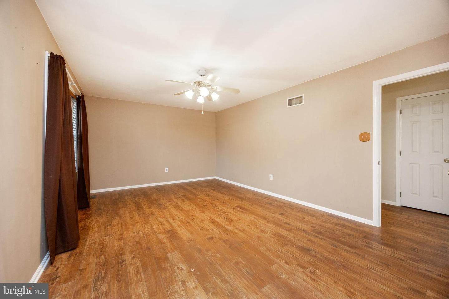 204 E Buchert Road photo 27