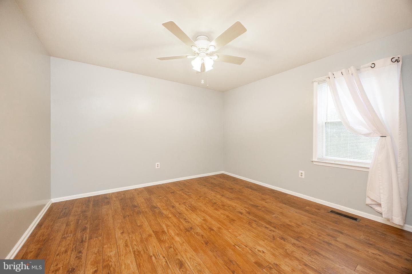 204 E Buchert Road photo 29