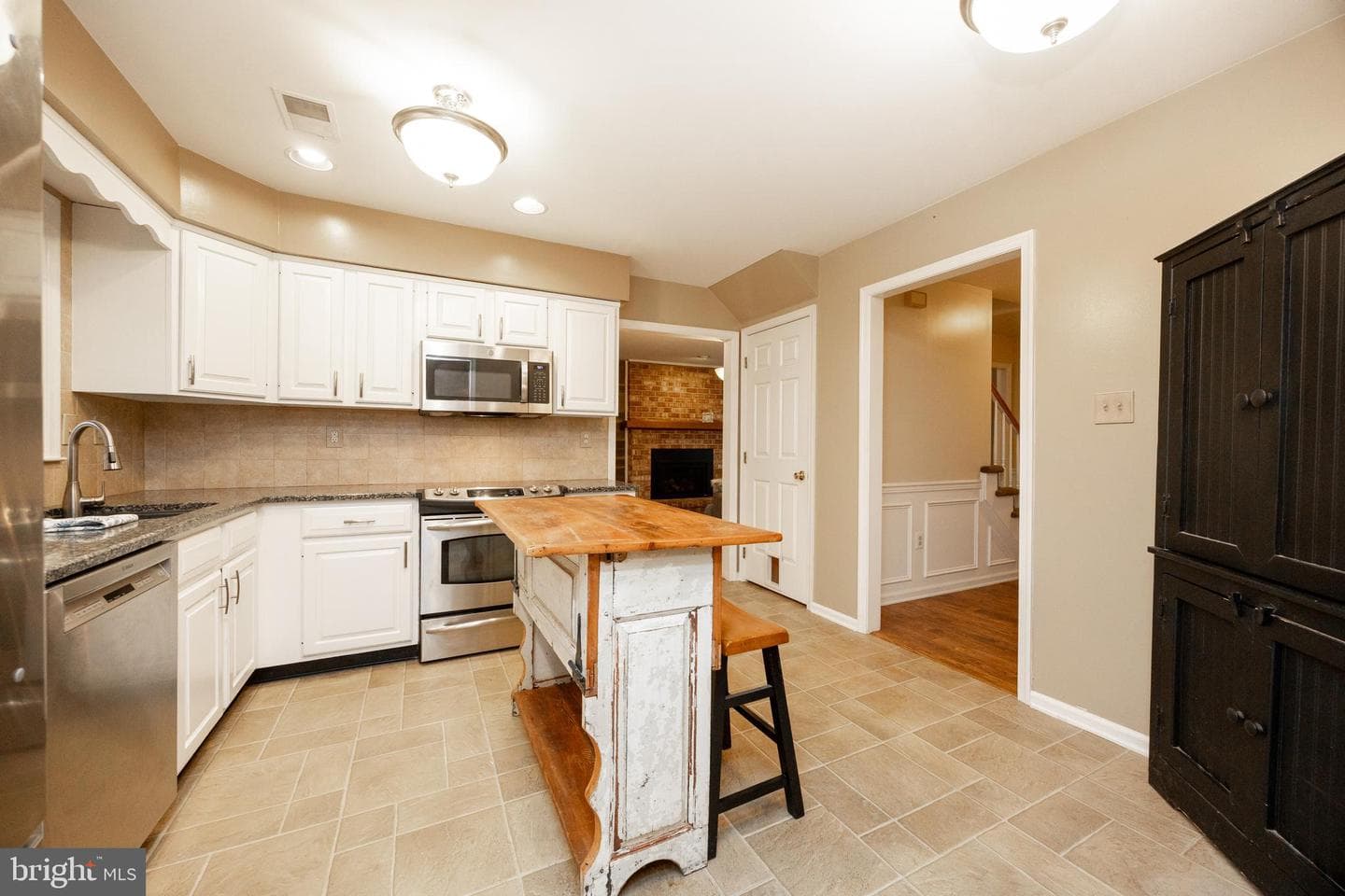 204 E Buchert Road photo 9