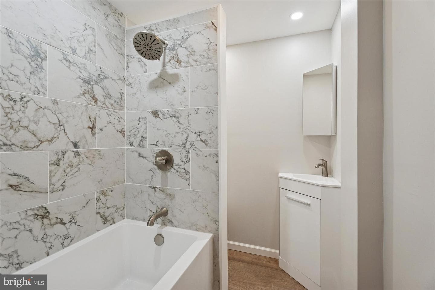 810 George Street photo 8