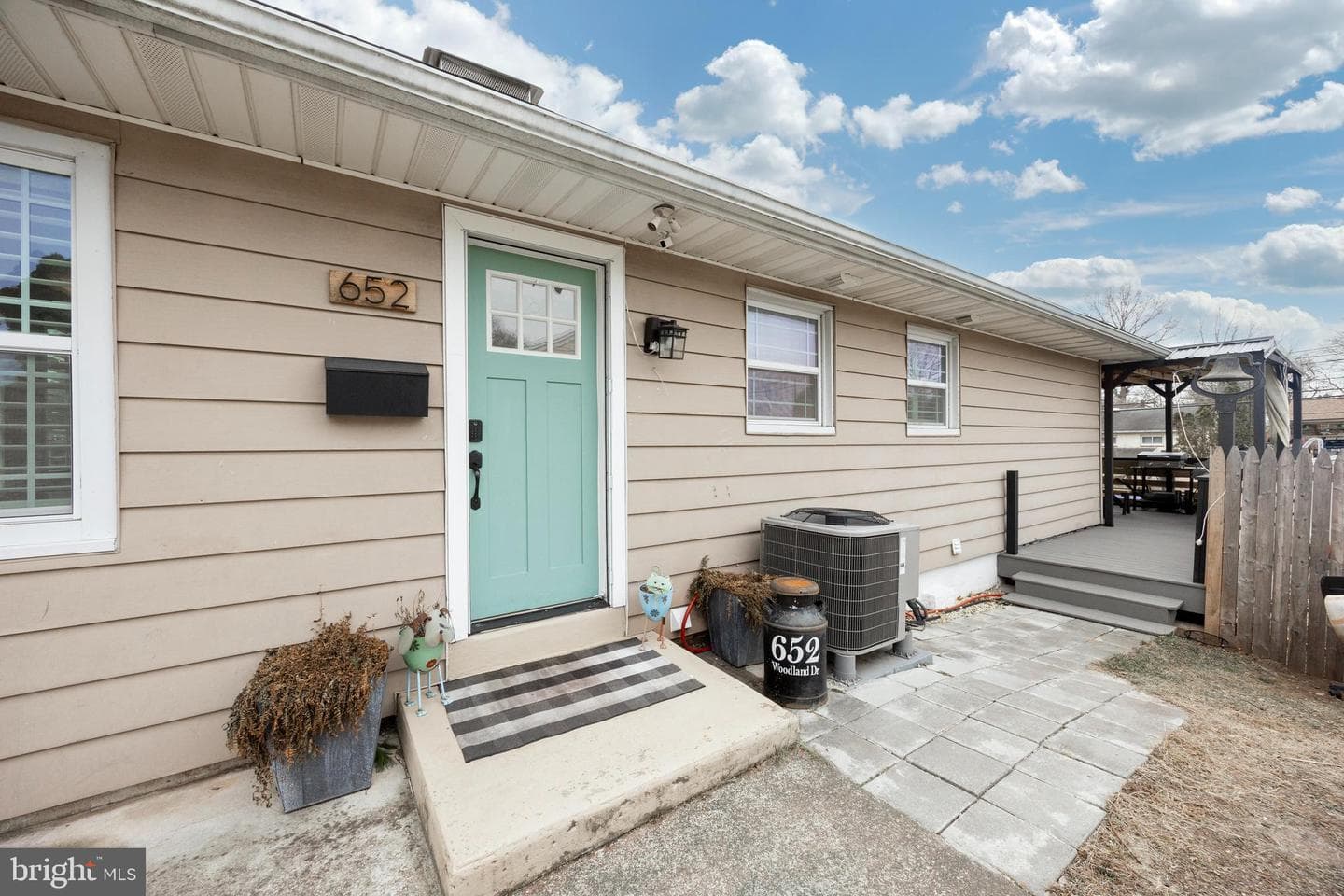 652 Woodland Drive photo 6