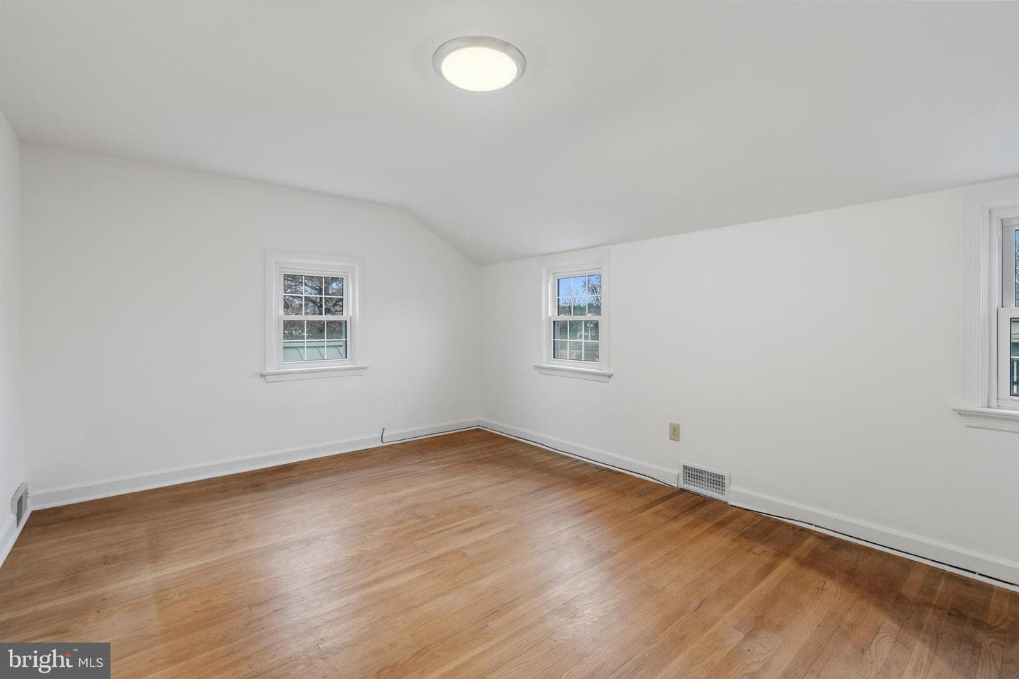 134 Spring Avenue photo 17