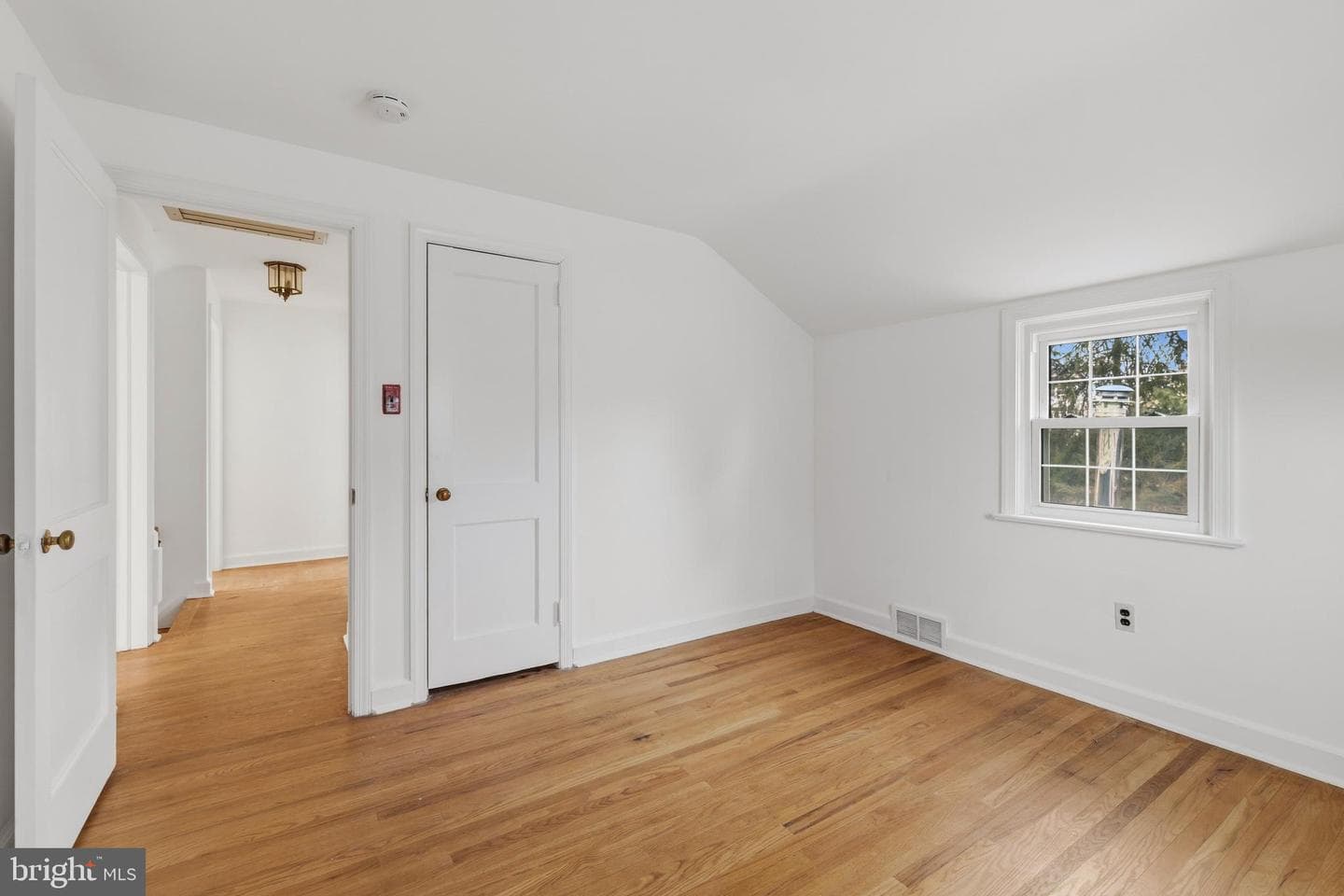 134 Spring Avenue photo 19