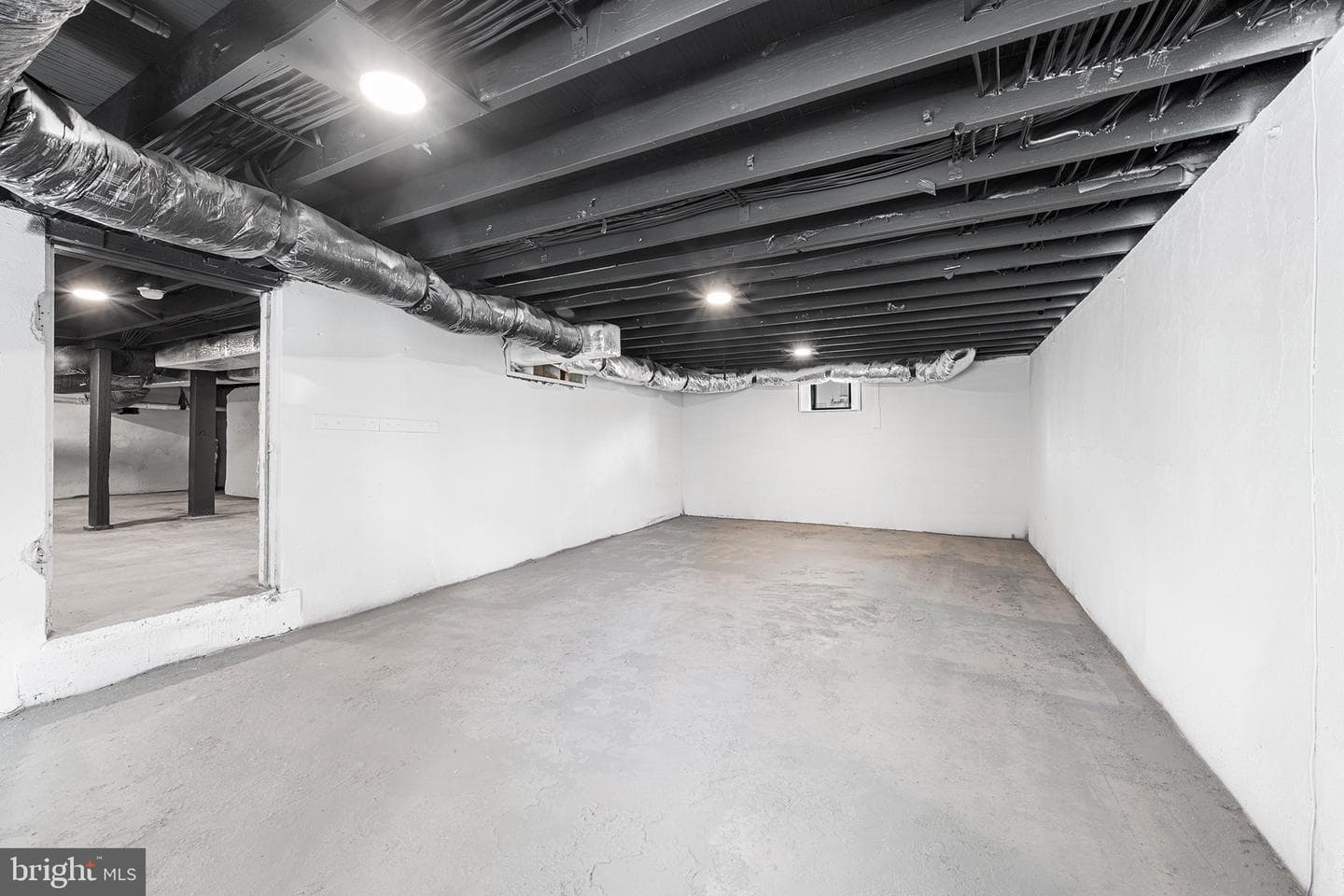 105 W 3rd Avenue photo 38
