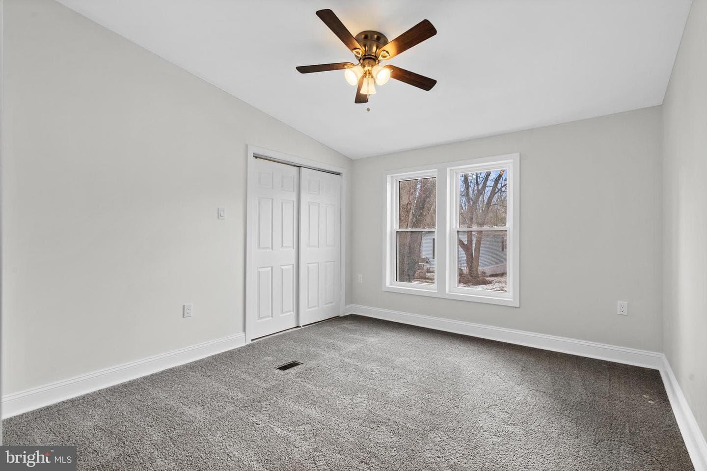 921 Lakeview Drive photo 13