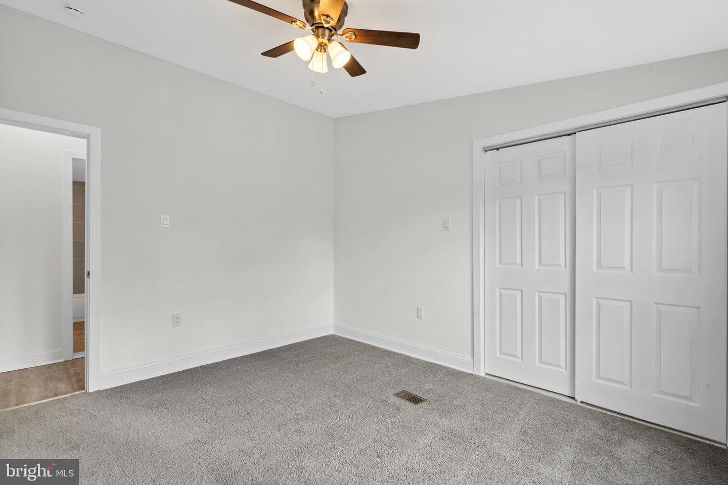 921 Lakeview Drive photo 14