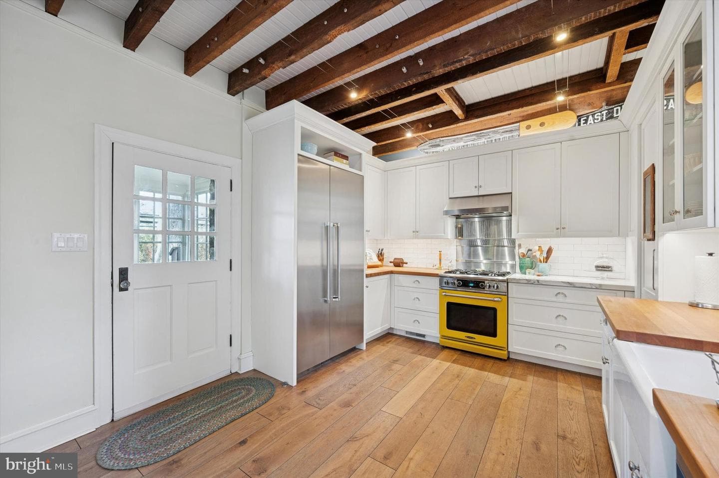 353 Woodley Road photo 11