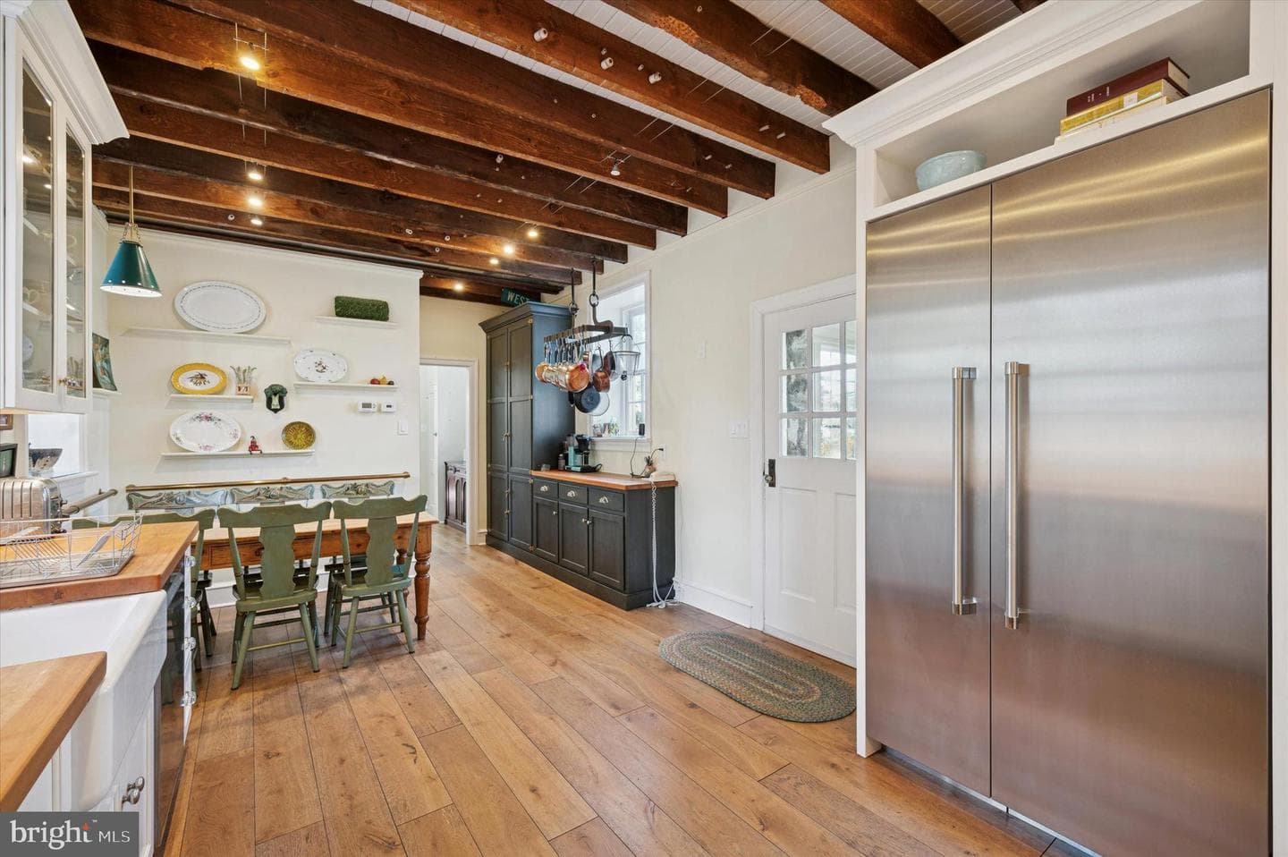 353 Woodley Road photo 15