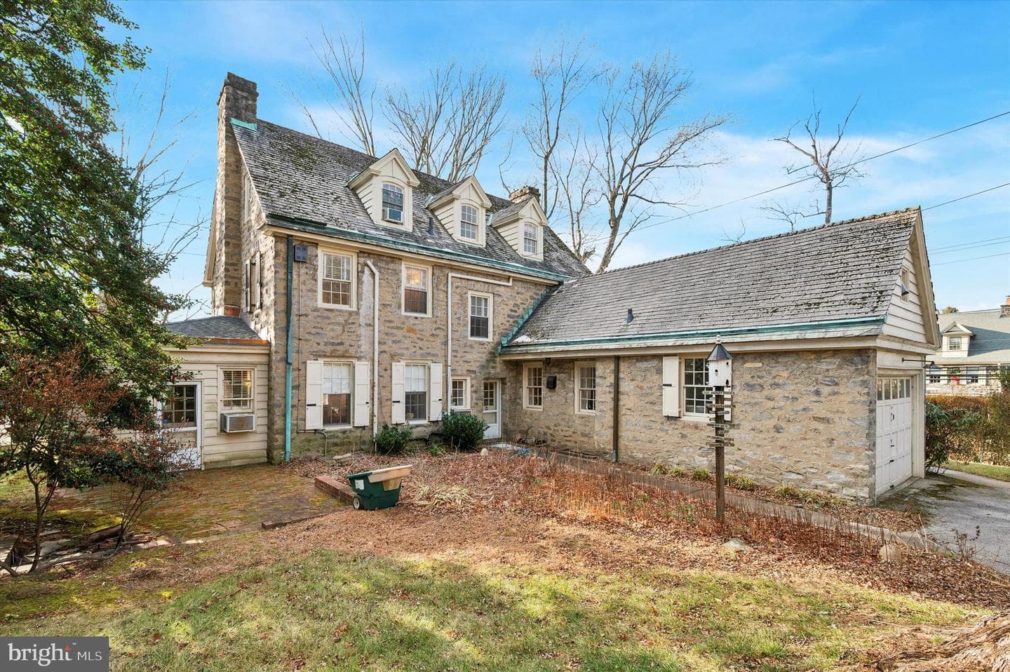 353 Woodley Road photo 20