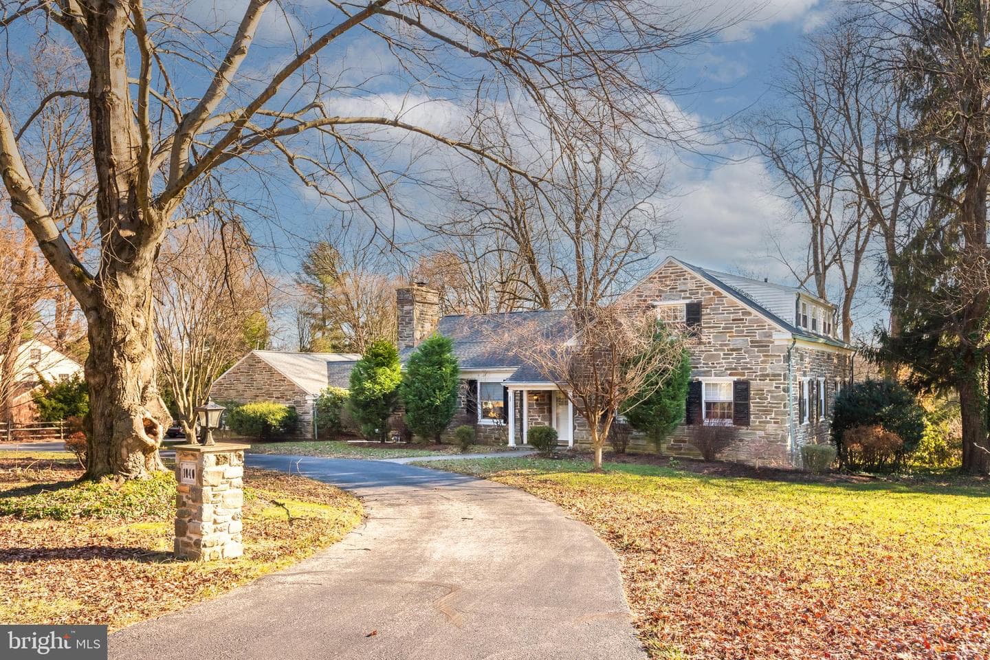 1040 Great Springs Road photo 3