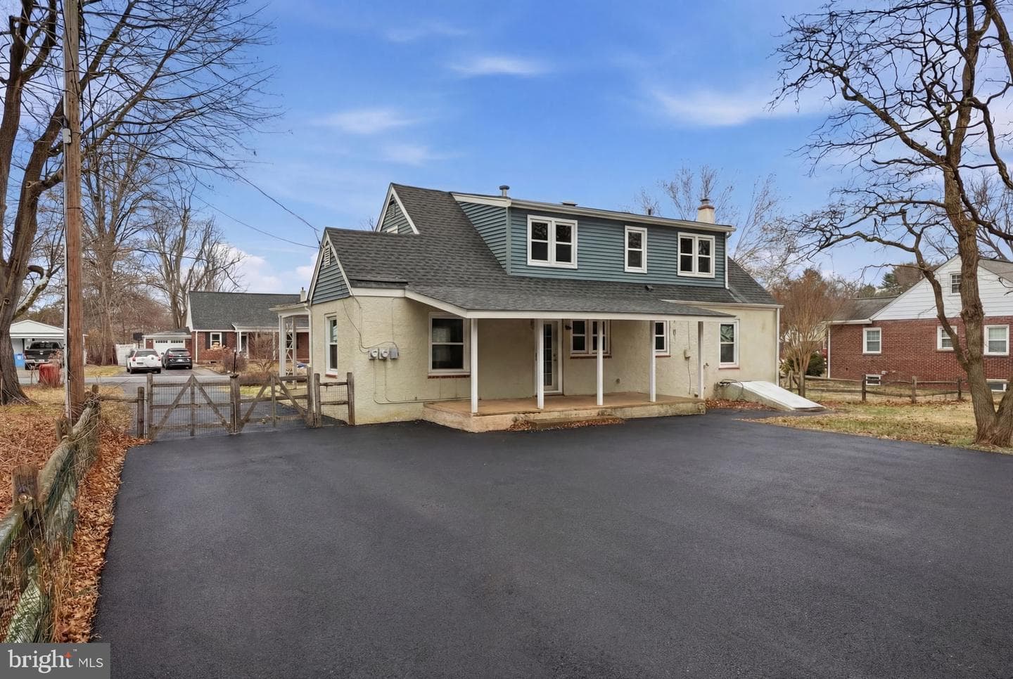 324 Rogers Road photo 2