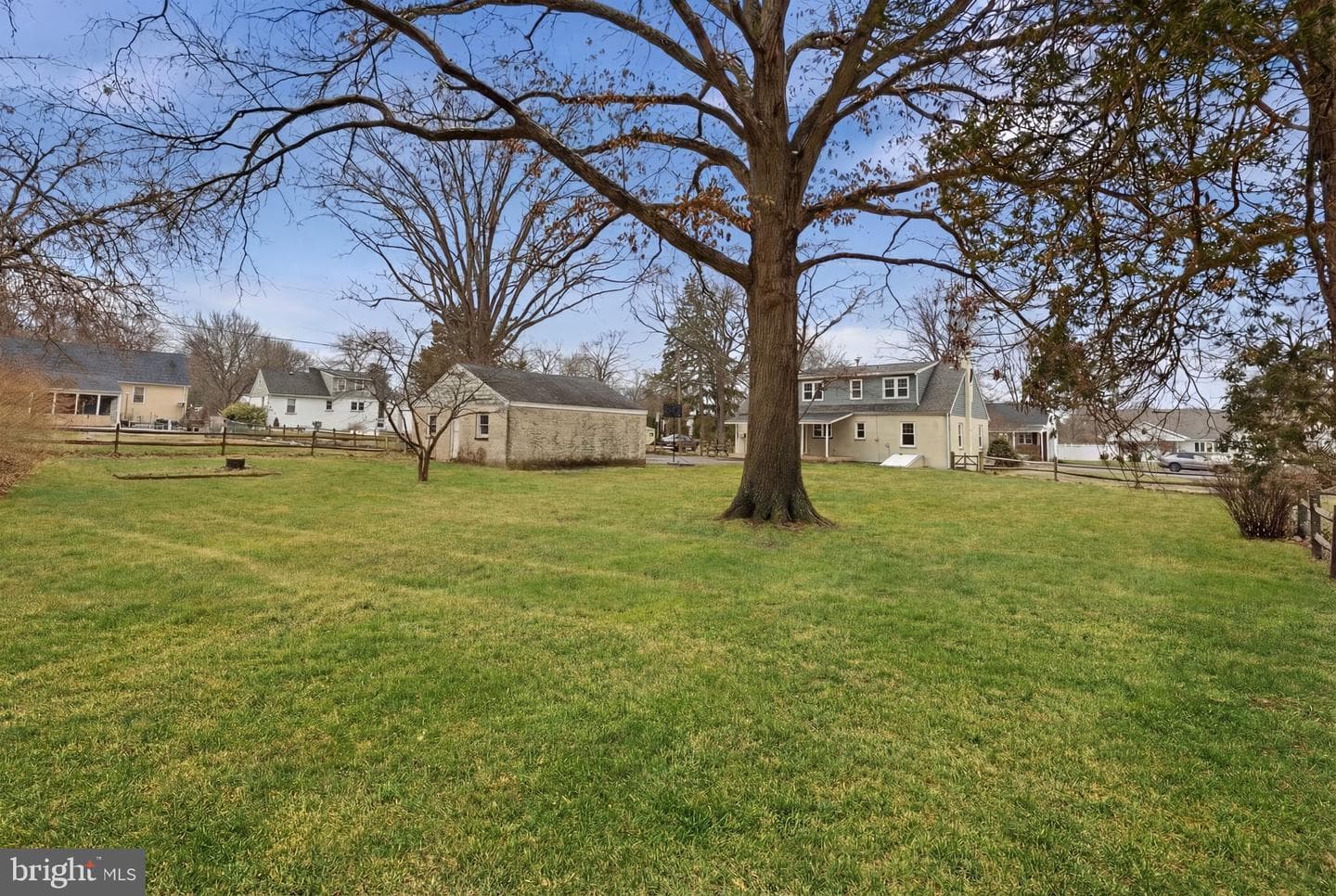 324 Rogers Road photo 38