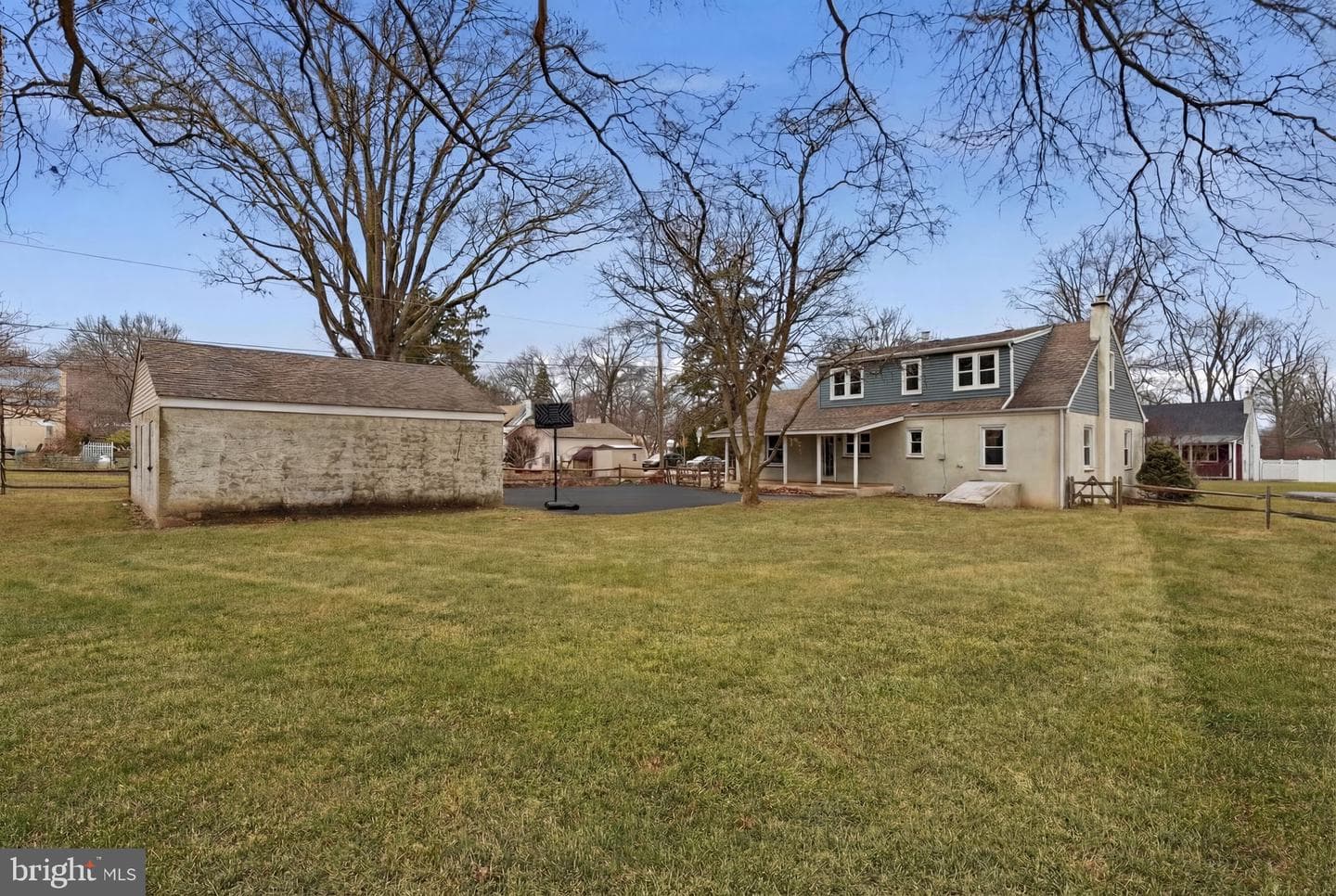 324 Rogers Road photo 40