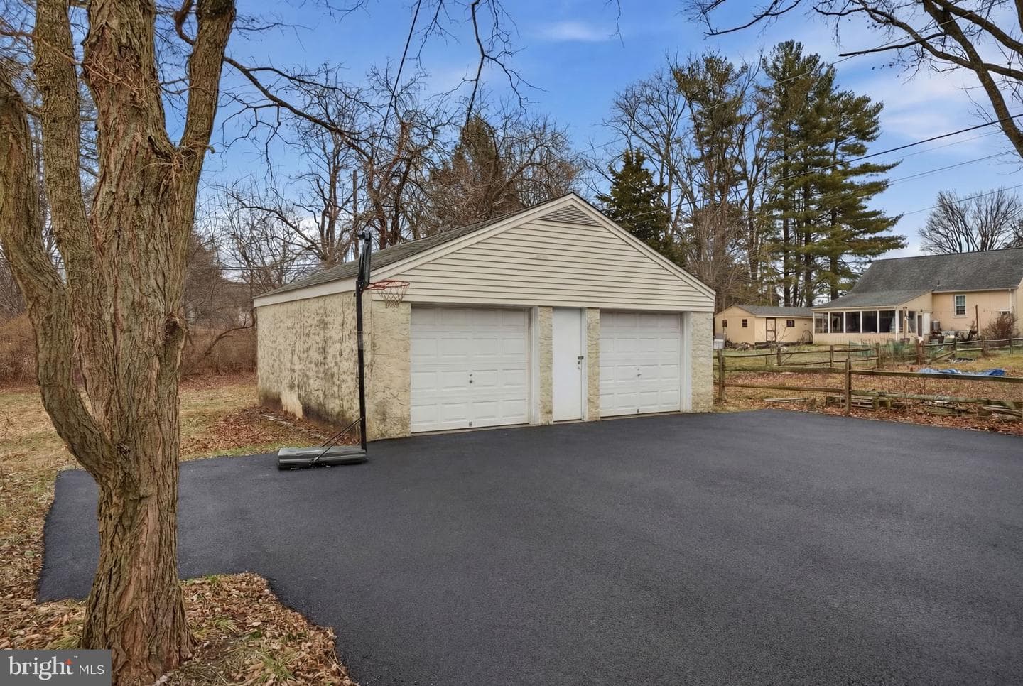 324 Rogers Road photo 41