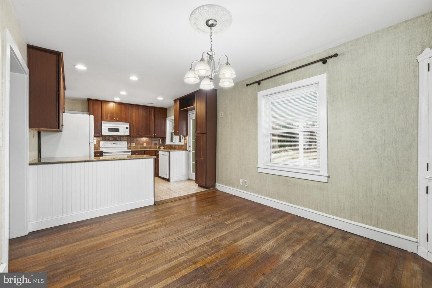 324 Rogers Road photo 6
