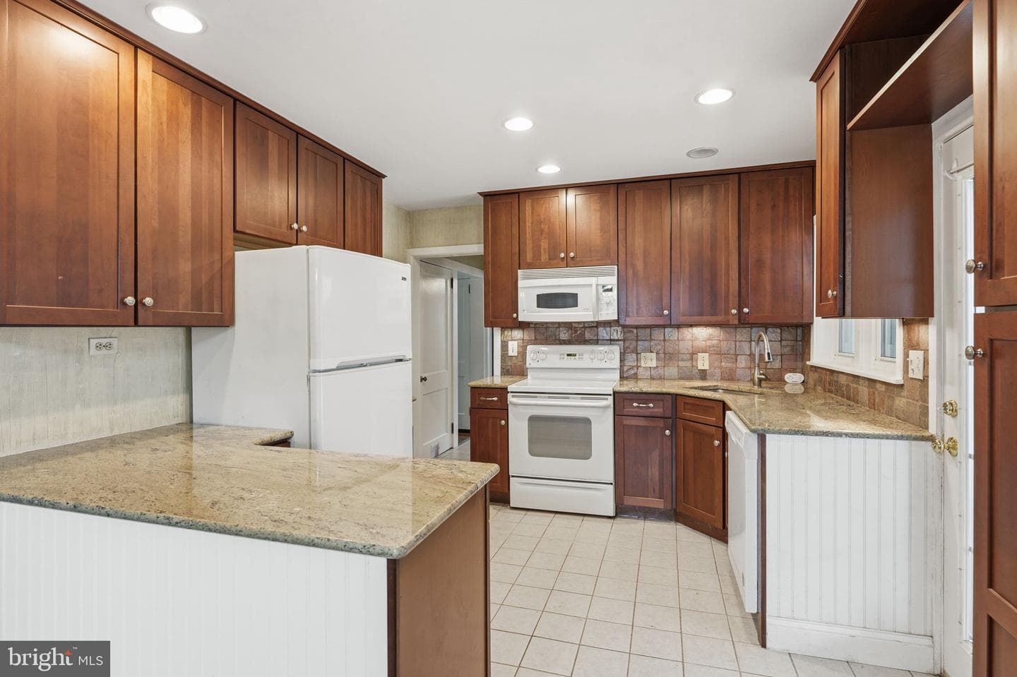 324 Rogers Road photo 9