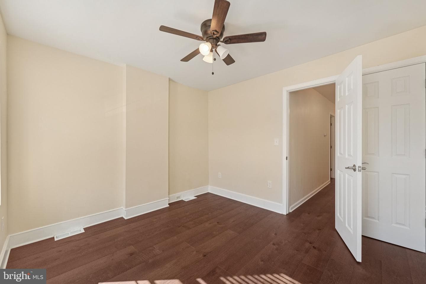637 Kohn Street photo 15