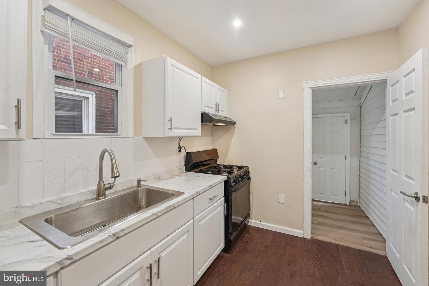 637 Kohn Street photo 7