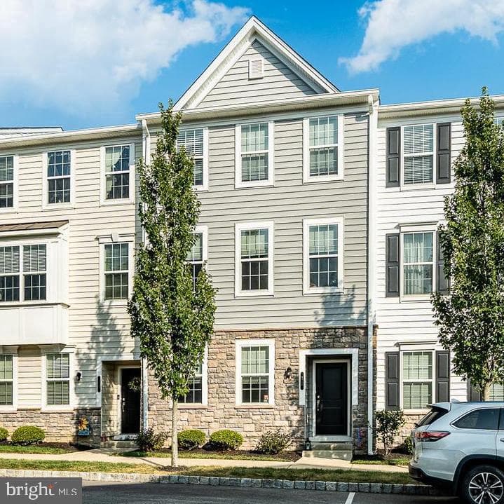 12 Manchester Drive photo 1