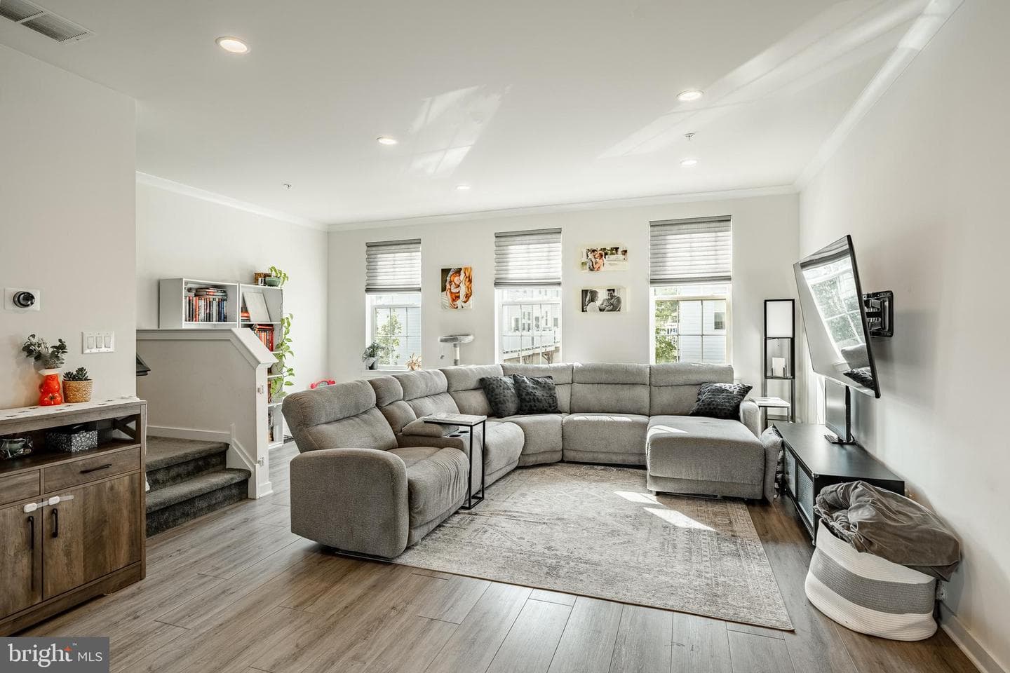 12 Manchester Drive photo 10