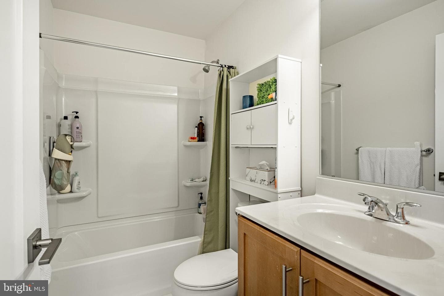12 Manchester Drive photo 24