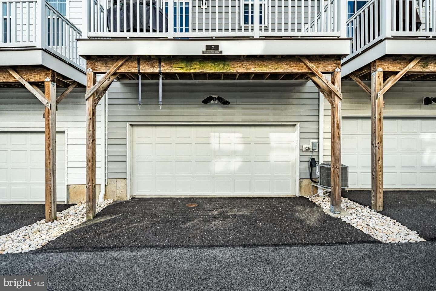 12 Manchester Drive photo 29