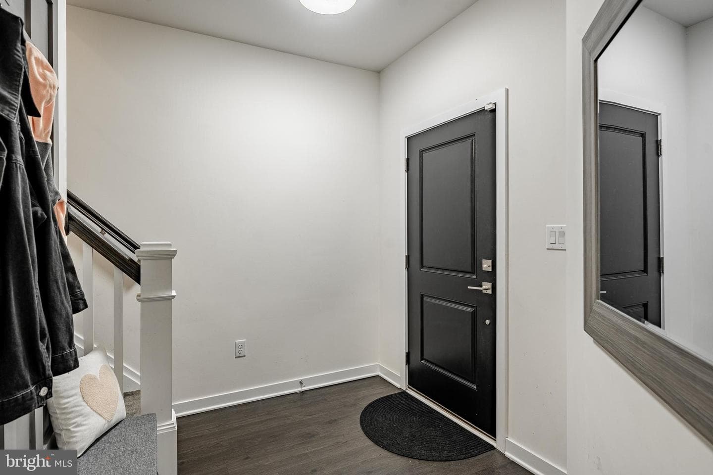 12 Manchester Drive photo 3