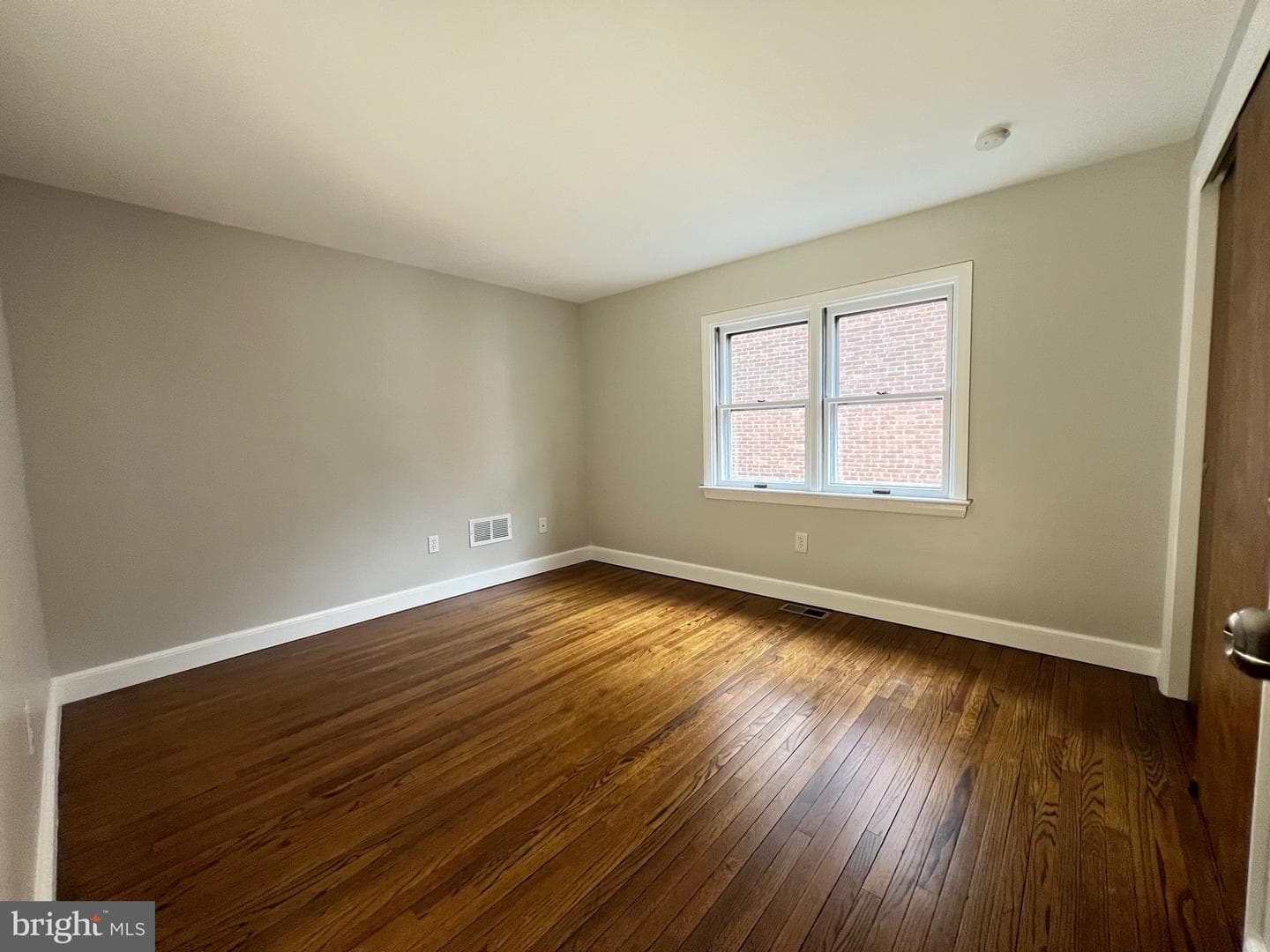 256 Walnut Street photo 41