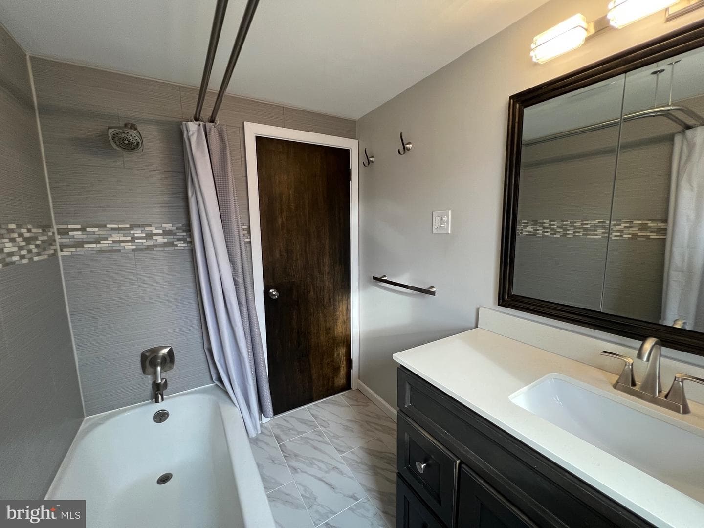 256 Walnut Street photo 57