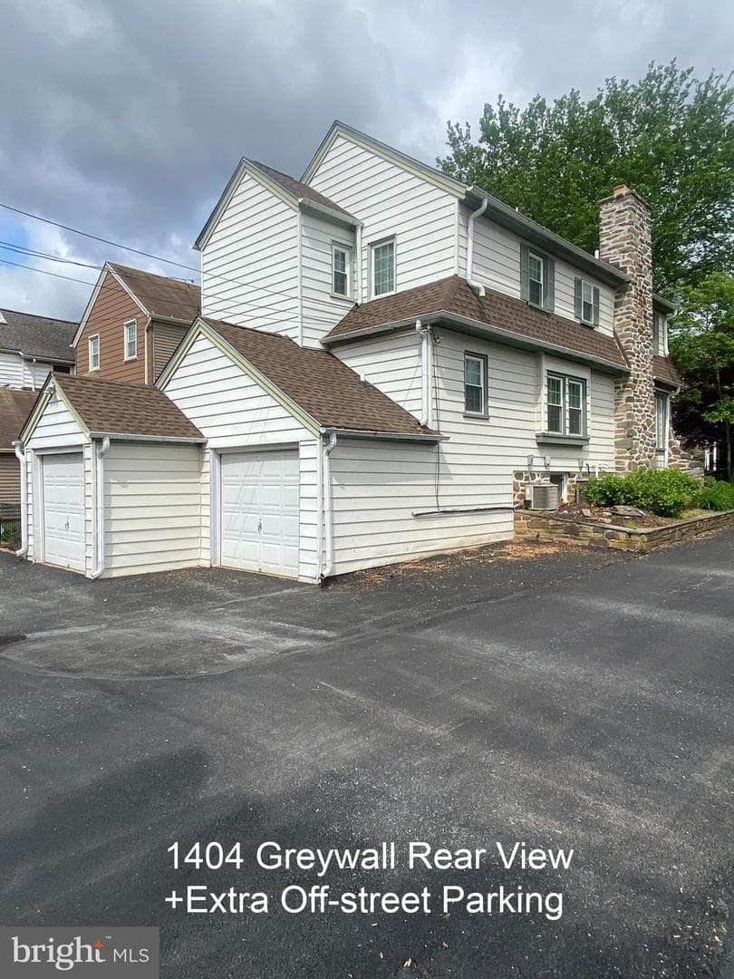 1404 Greywall Lane photo 23