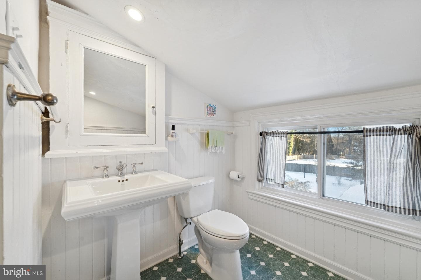 1221 Church Road photo 41