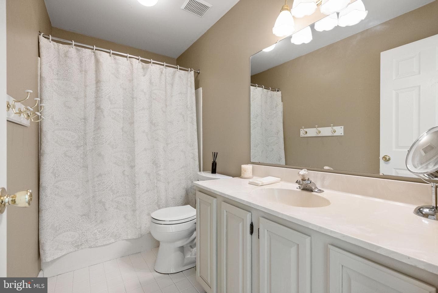 160 Joan Drive photo 33