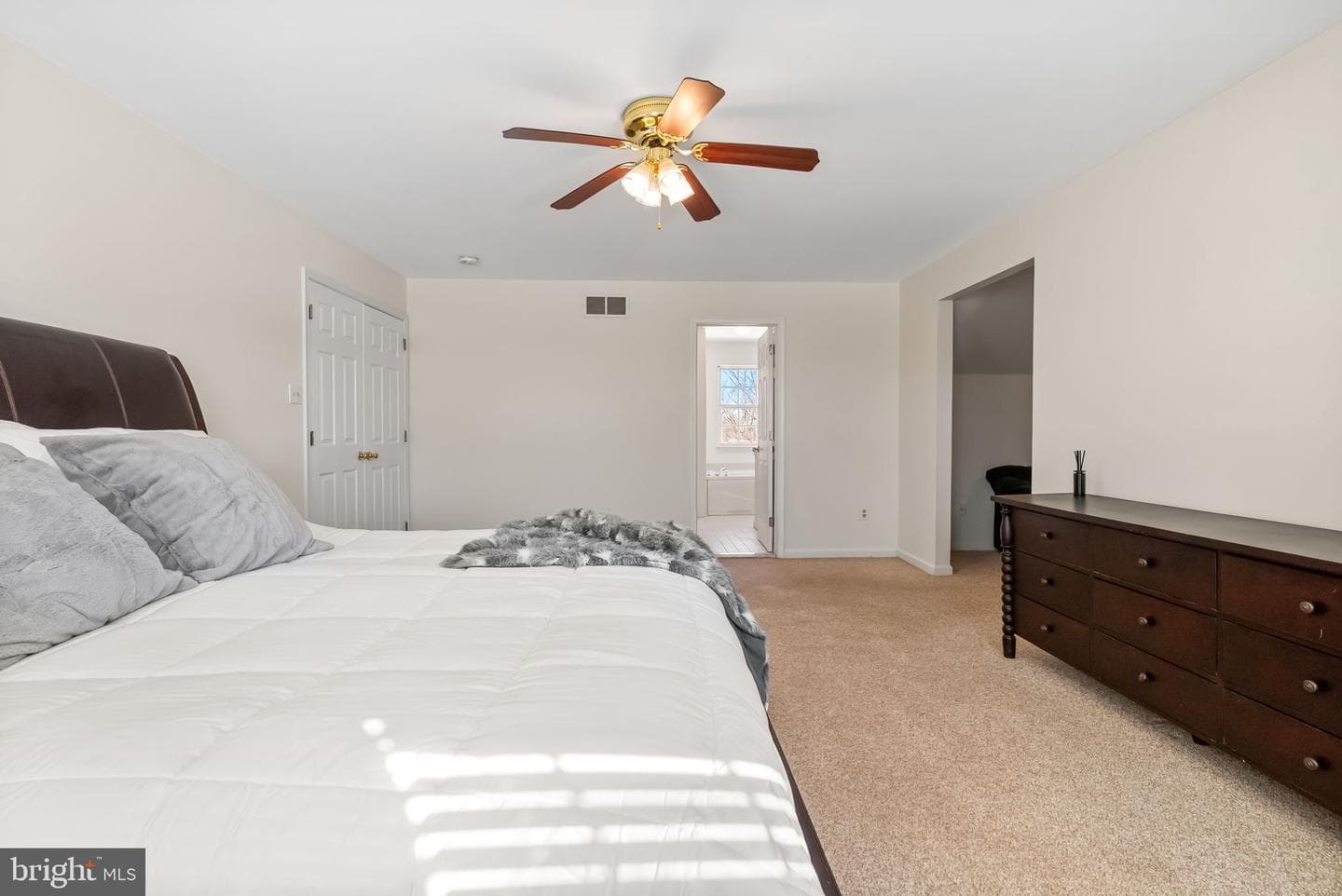 160 Joan Drive photo 37