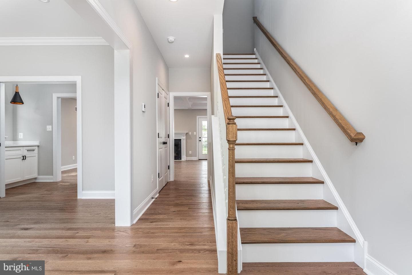 706 Clover Lane photo 4