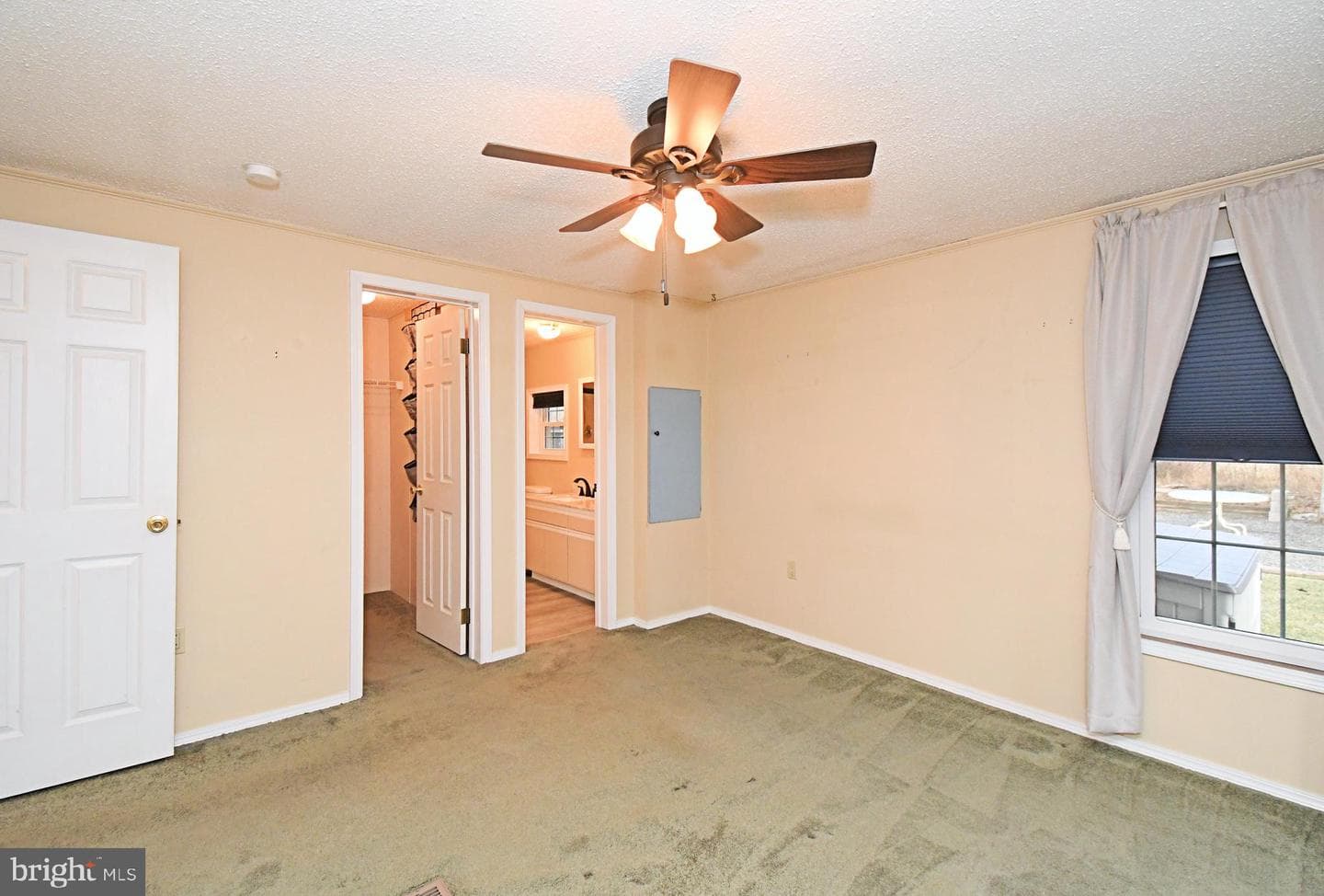 734 Aspen Circle photo 16