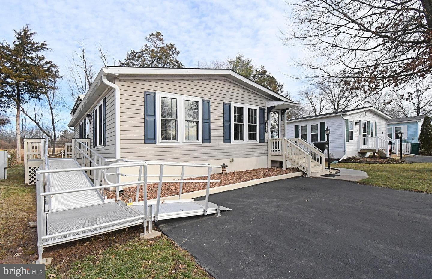 734 Aspen Circle photo 4
