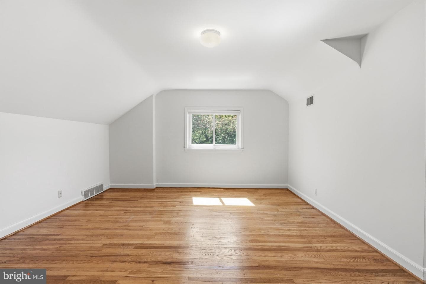 101 Llanberris Road photo 33