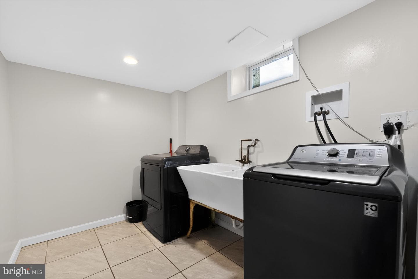 7422 Elizabeth Road photo 25
