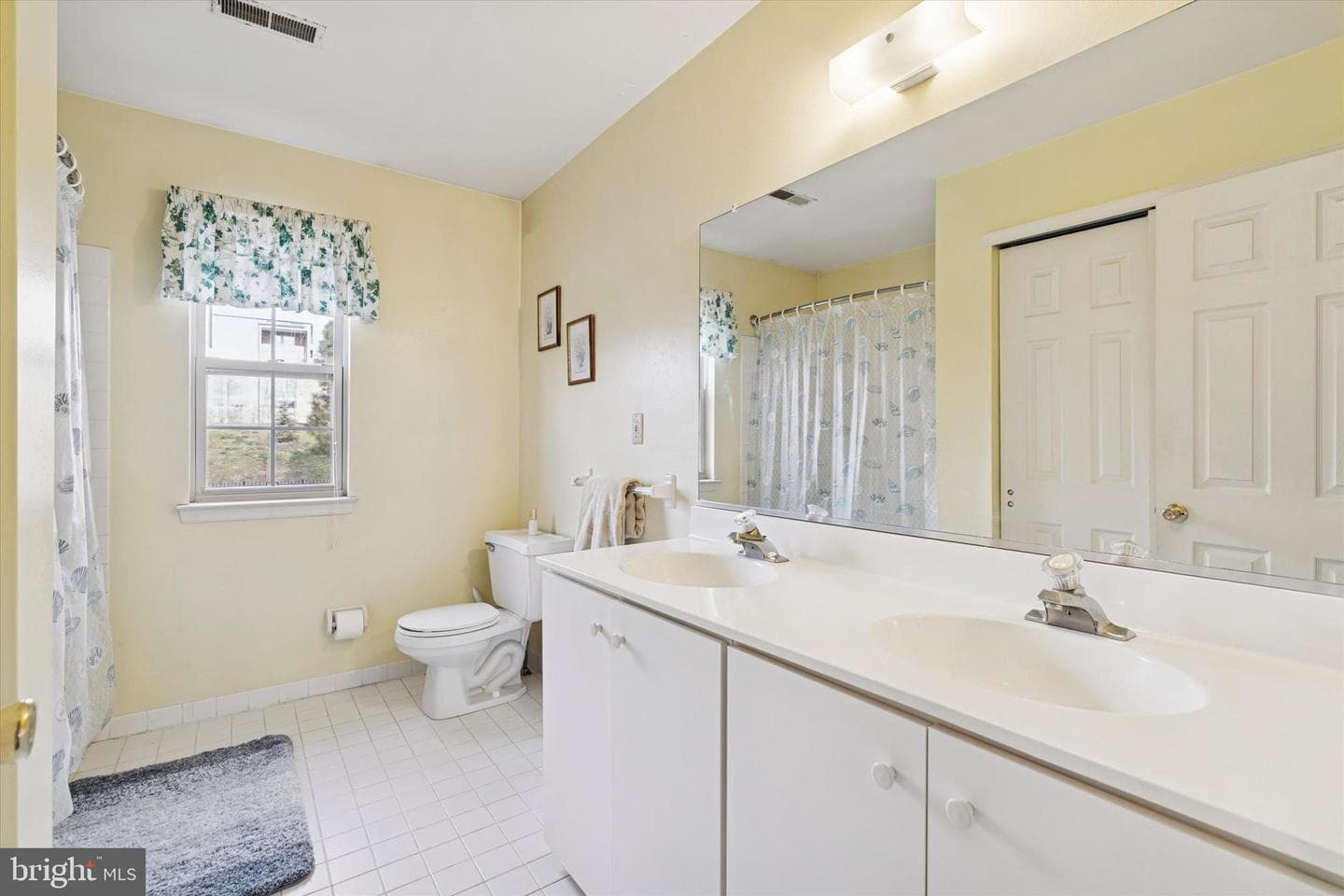 14 Villa Drive photo 35